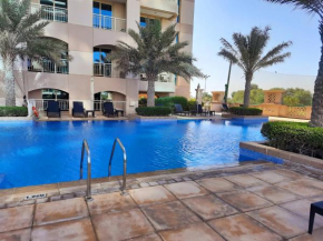 Bright Sunny Dubai Apartment- Private Terrace Garden- Canal Views- Pool & Gym
